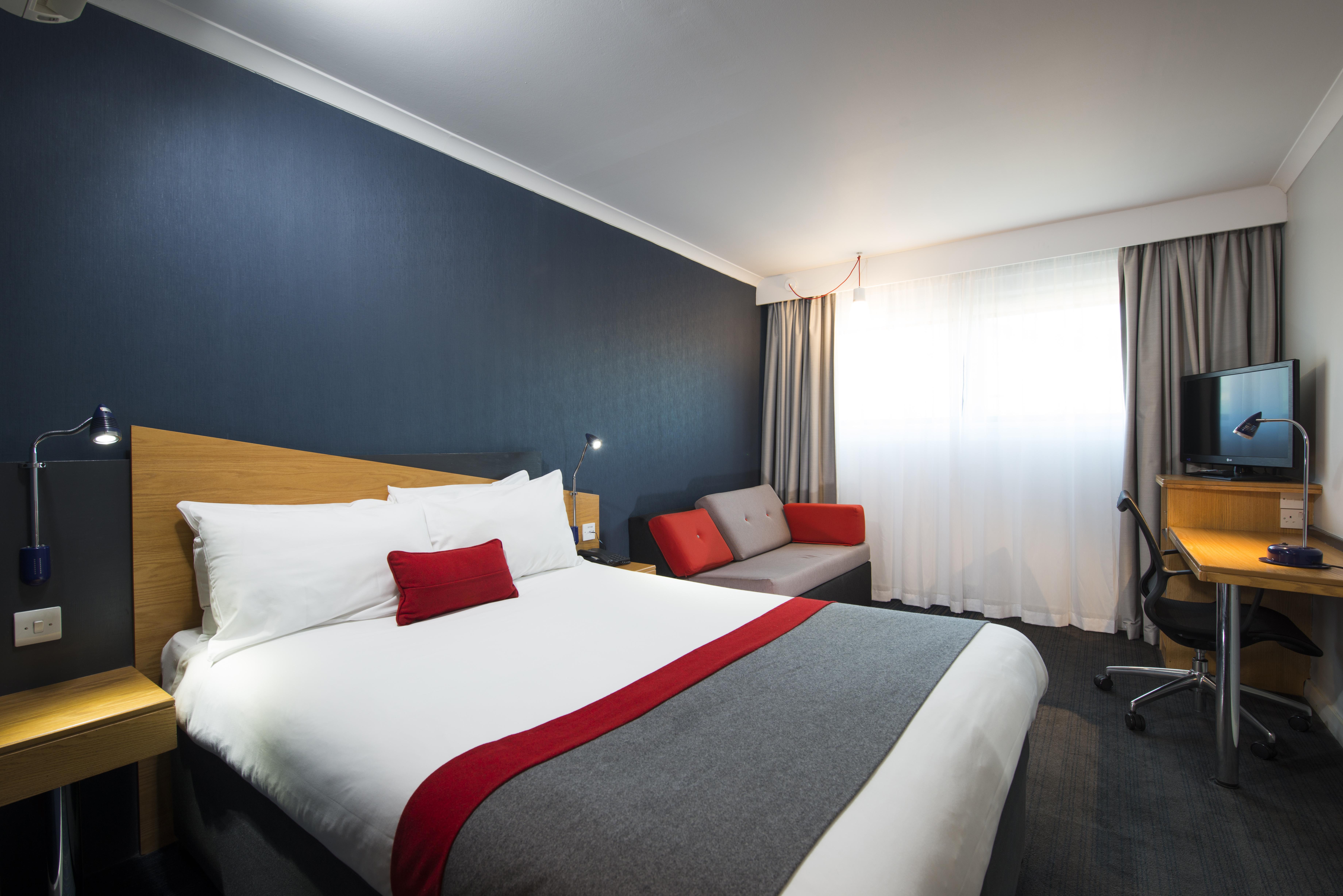 Holiday Inn Express East Midlands Airport, An Ihg Hotel Castle Donington Eksteriør billede