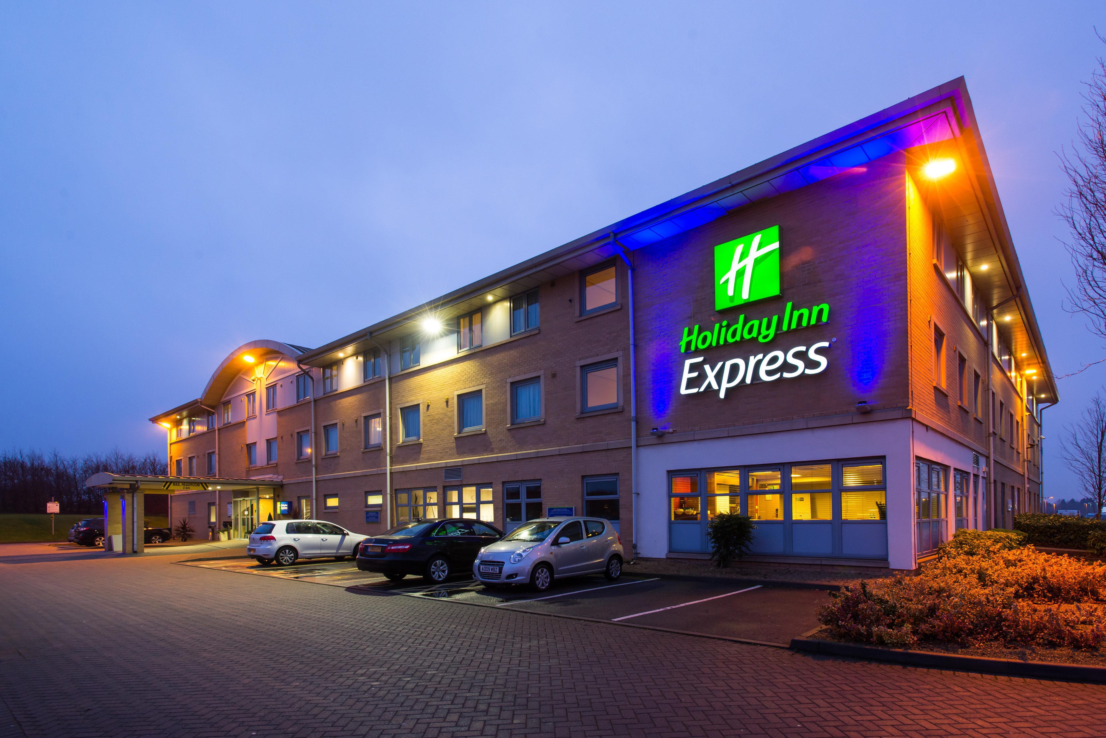 Holiday Inn Express East Midlands Airport, An Ihg Hotel Castle Donington Eksteriør billede