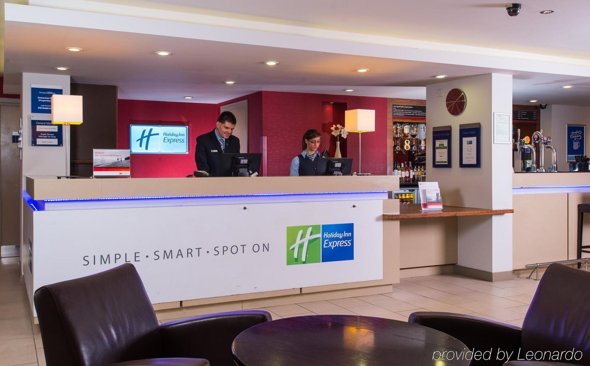 Holiday Inn Express East Midlands Airport, An Ihg Hotel Castle Donington Eksteriør billede