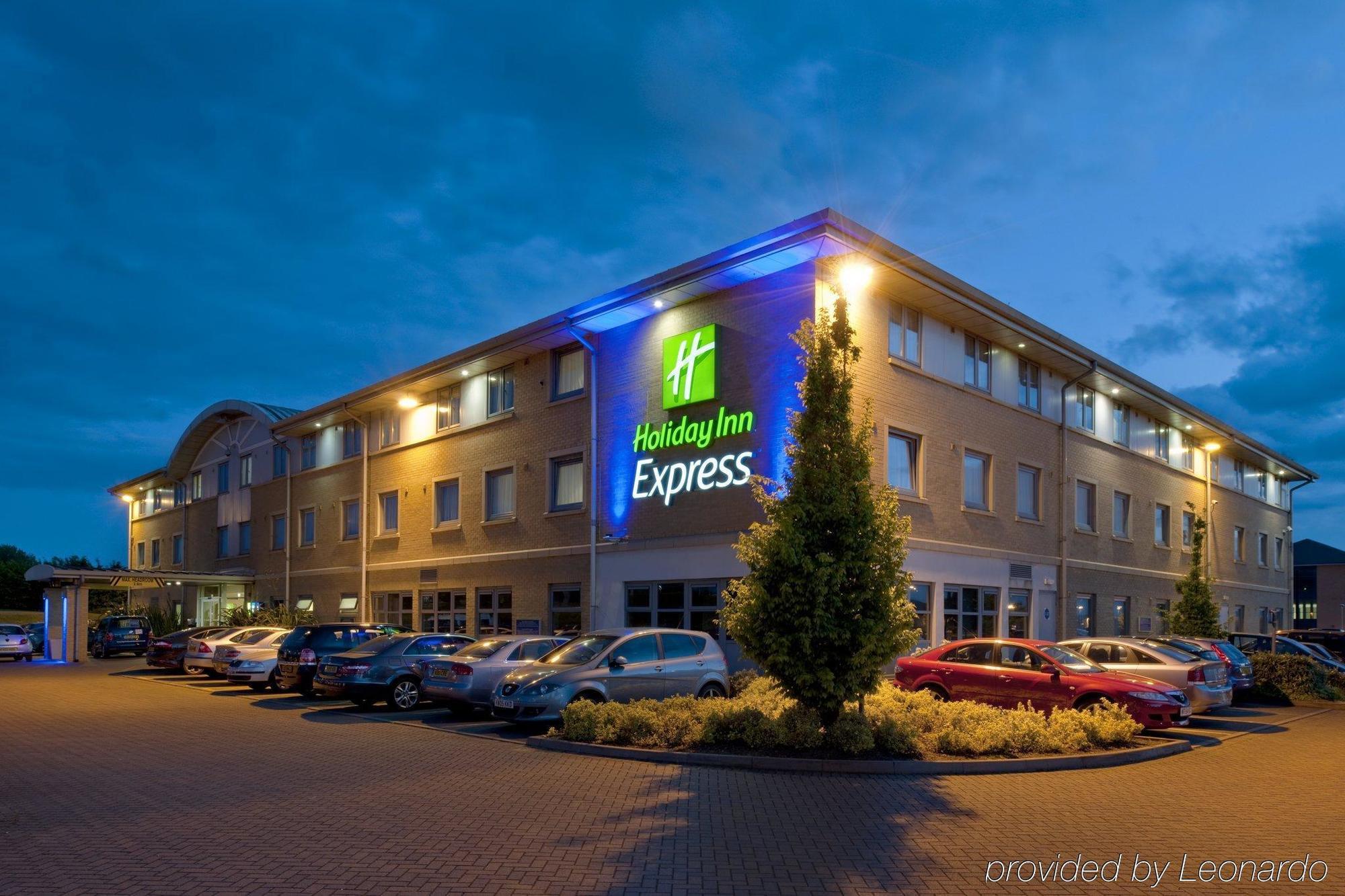 Holiday Inn Express East Midlands Airport, An Ihg Hotel Castle Donington Eksteriør billede