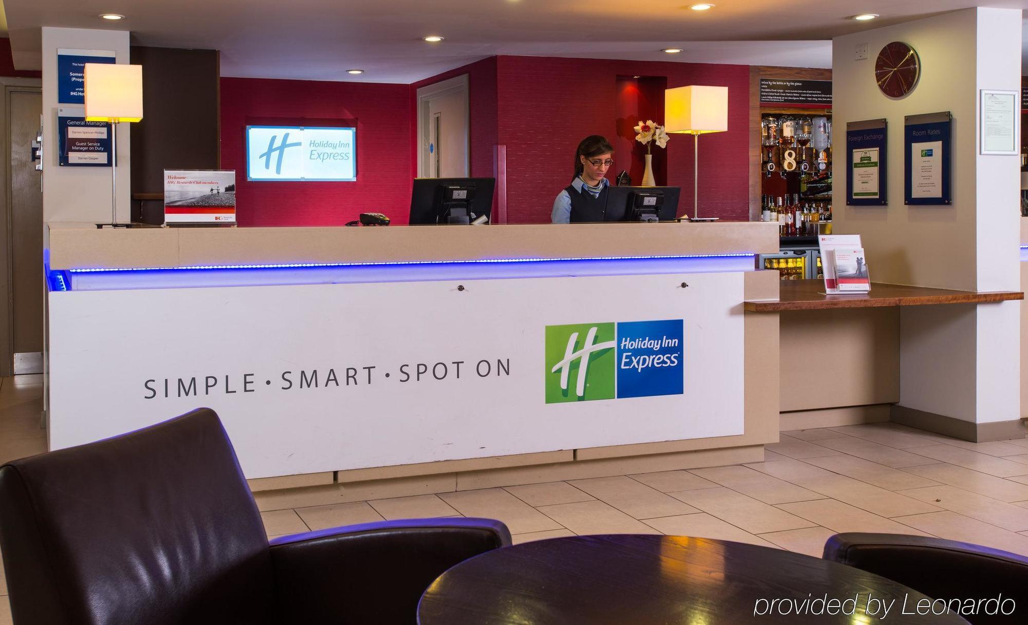 Holiday Inn Express East Midlands Airport, An Ihg Hotel Castle Donington Eksteriør billede