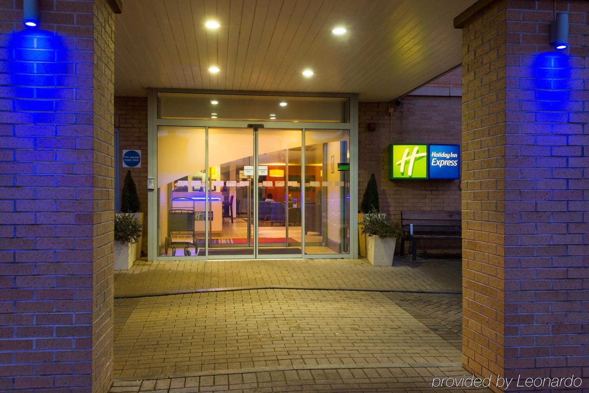 Holiday Inn Express East Midlands Airport, An Ihg Hotel Castle Donington Eksteriør billede